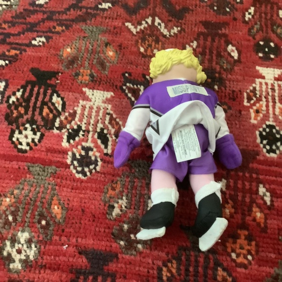 Purple 1995 Miss Piggy Muppet NHL MacDonald’s Promo Doll - Picture 4 of 4